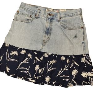 Urban Renewal Recycled Levi's Denim and Navy Floral Mini Skirt sz 31  8